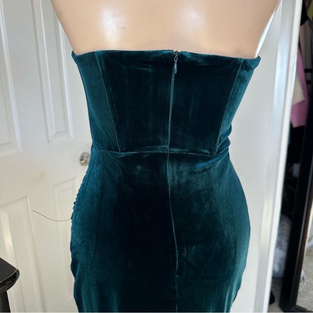 LULU’S GLAMOROUS CELEBRATIONS VELVET STRAPLESS TULIP DRESS - Picture 6 of 14